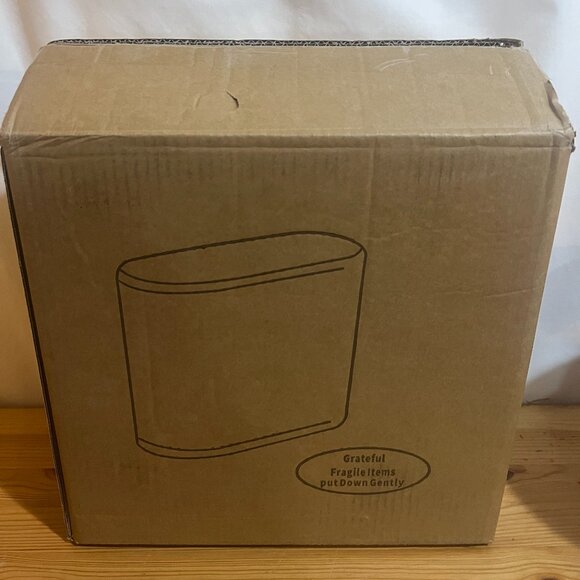 12L White Slim Bathroom Trash Can with Press Top Lid,3.17 Gallon Brand New $25 - Picture 3 of 4